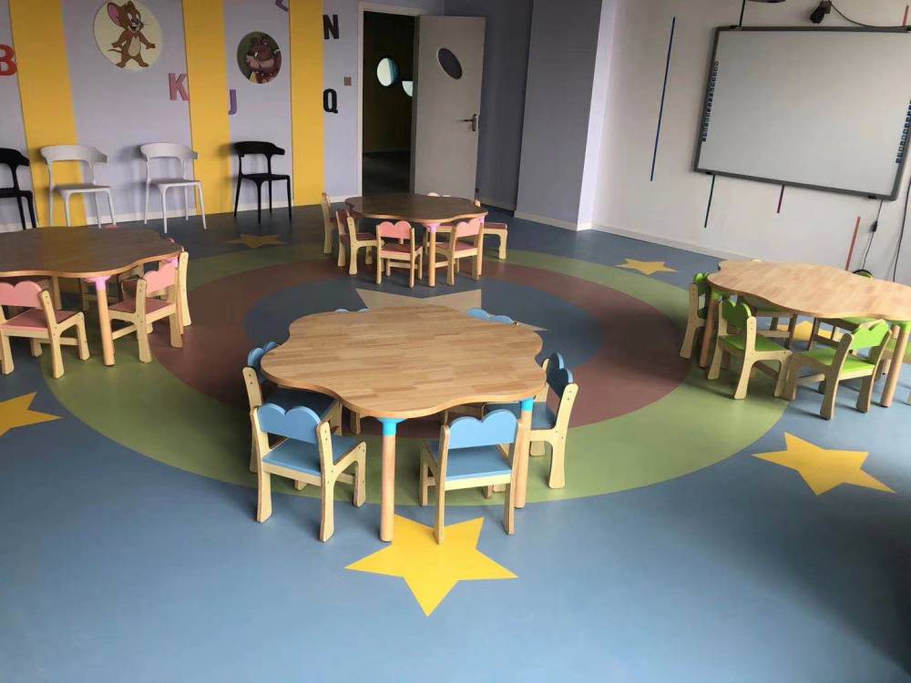 山东济南华山中心幼儿园选用济南塑胶地板