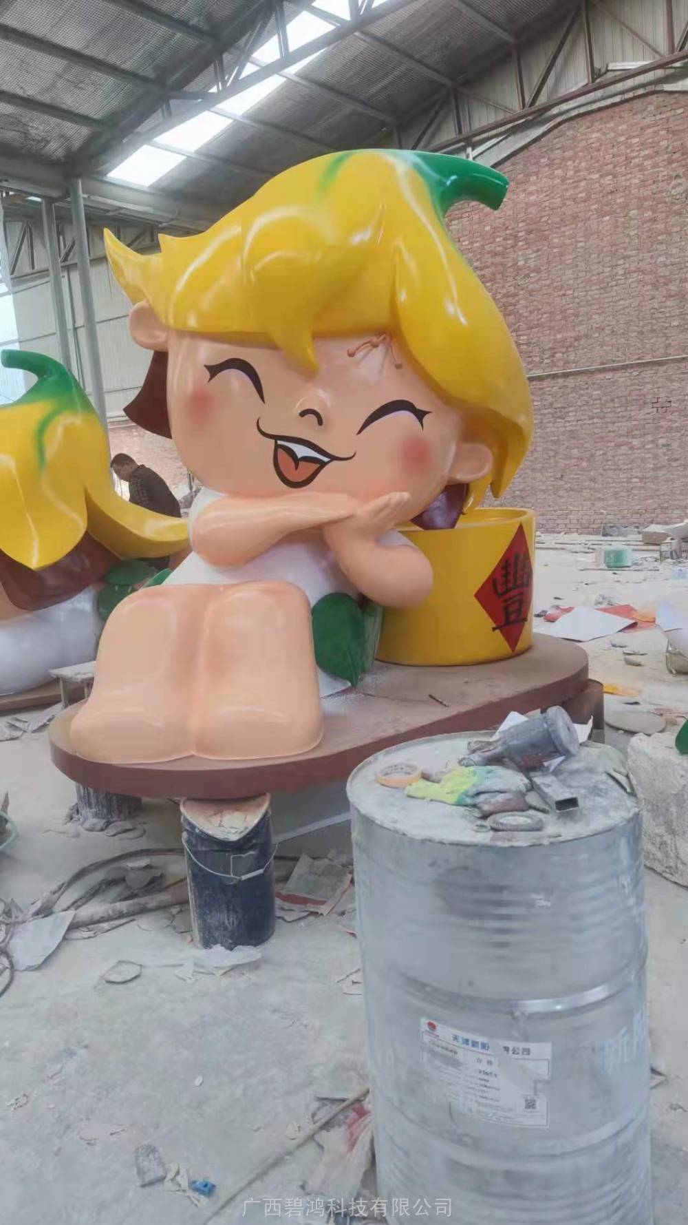 广西玻璃钢修补玻璃钢人物雕塑定制玻璃钢雕塑找广西碧鸿科技