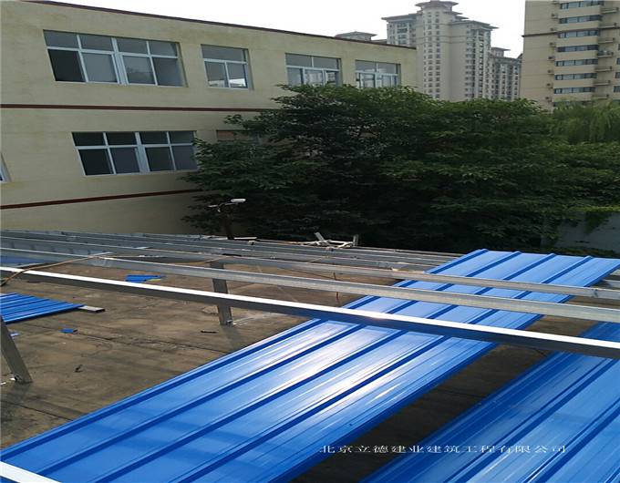 北京房山平房加盖彩钢房制作厂家施工彩钢板安装公司