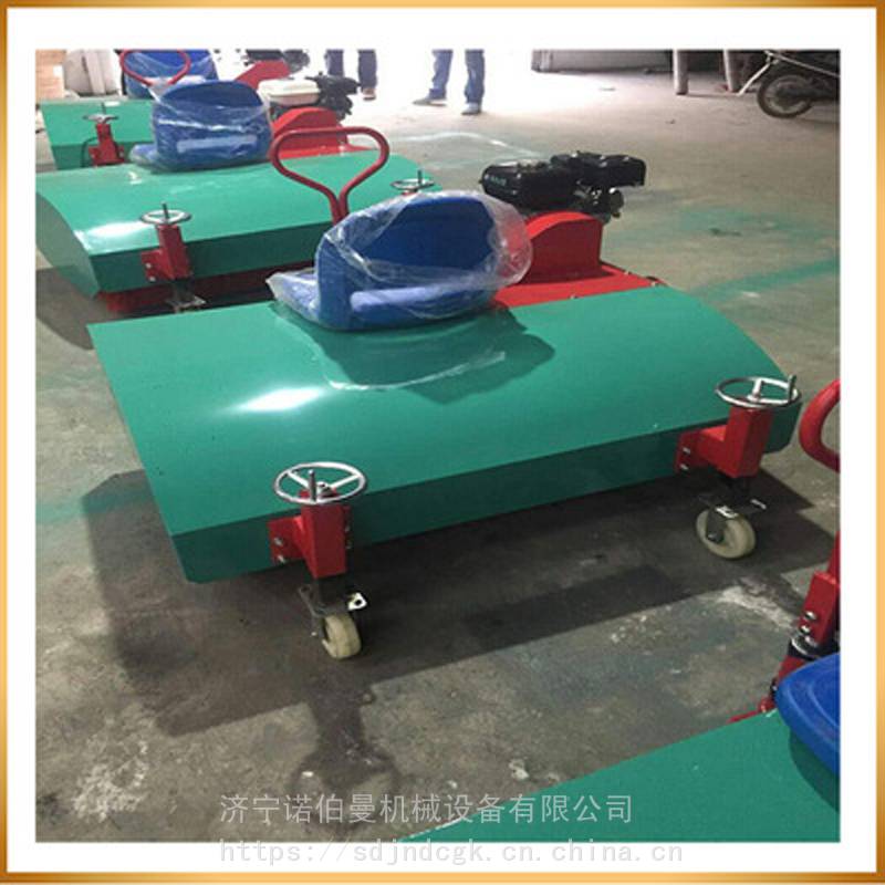 人造草坪梳草机驾驶型汽油梳草机品证图片
