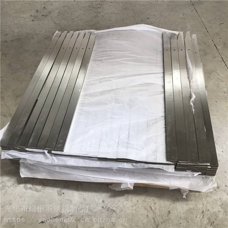 ***定制 方管拉丝立柱 工程不锈钢栏杆 实体厂家