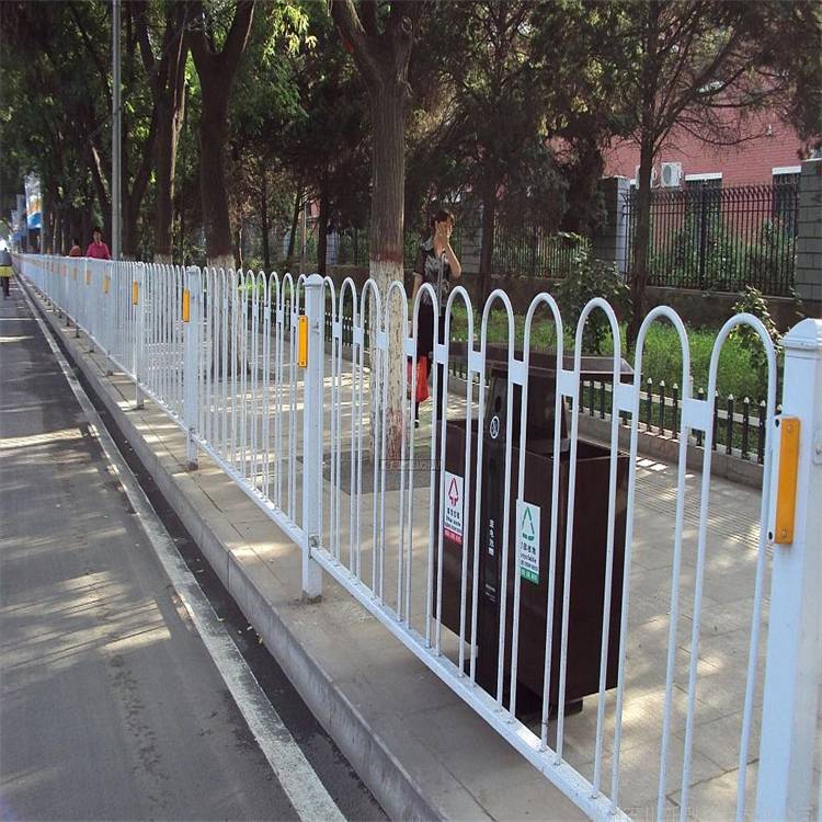 克拉玛依城市道路护栏批发/乌鲁木齐市政护栏厂家/新疆护栏厂
