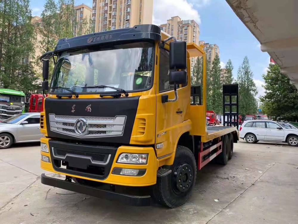 国六东风单桥板车-拉挖机的平板运输车