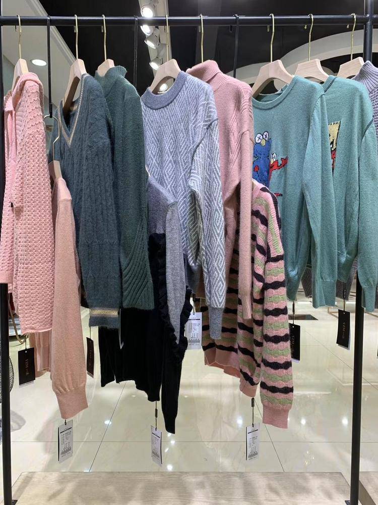 东莞富民服装批发城新百搭女士毛衣女装淘宝时尚欧韩女装包芯纱女装