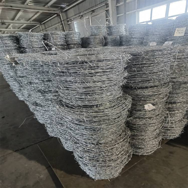 奎屯刺铁丝有没有生产厂家/乌鲁木齐刺丝围栏厂家/新疆铁丝网厂家