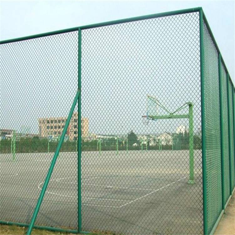 伊犁球场围栏生成厂家在哪/乌鲁木齐球场围栏厂家/新疆围栏网厂