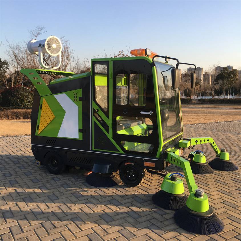 驾驶式电动扫路车 物业工业马路扫地车 电动全封闭式小区扫路车长期供应