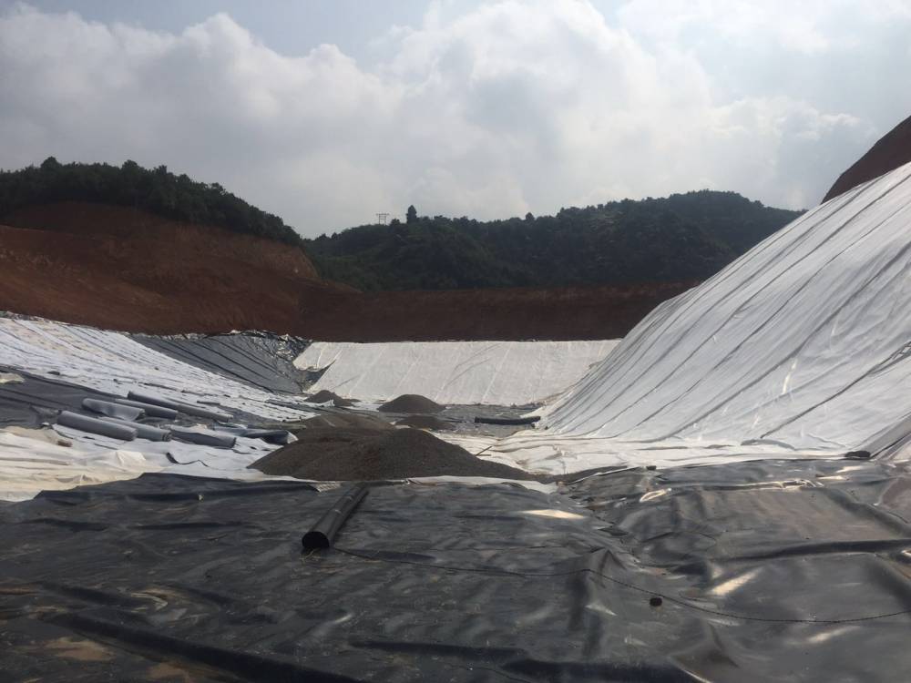 云南省西双版纳州勐腊县HDPE防渗膜-防渗土工膜-糙面防渗PE膜
