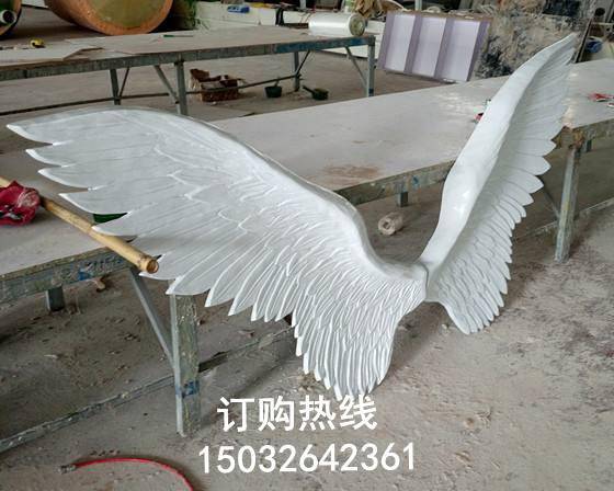 彩绘翅膀雕塑厂家 校园玻璃钢雕塑 卡通翅膀雕塑供货商 公园雕塑