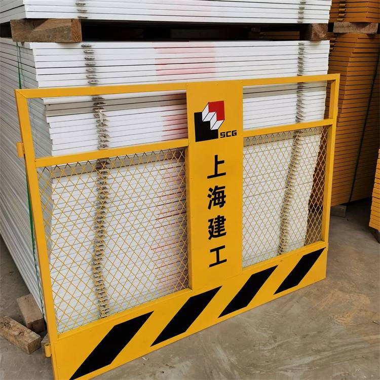 奎屯铁马护栏有没有生产厂家/乌鲁木齐护栏厂家/新疆护栏网厂家