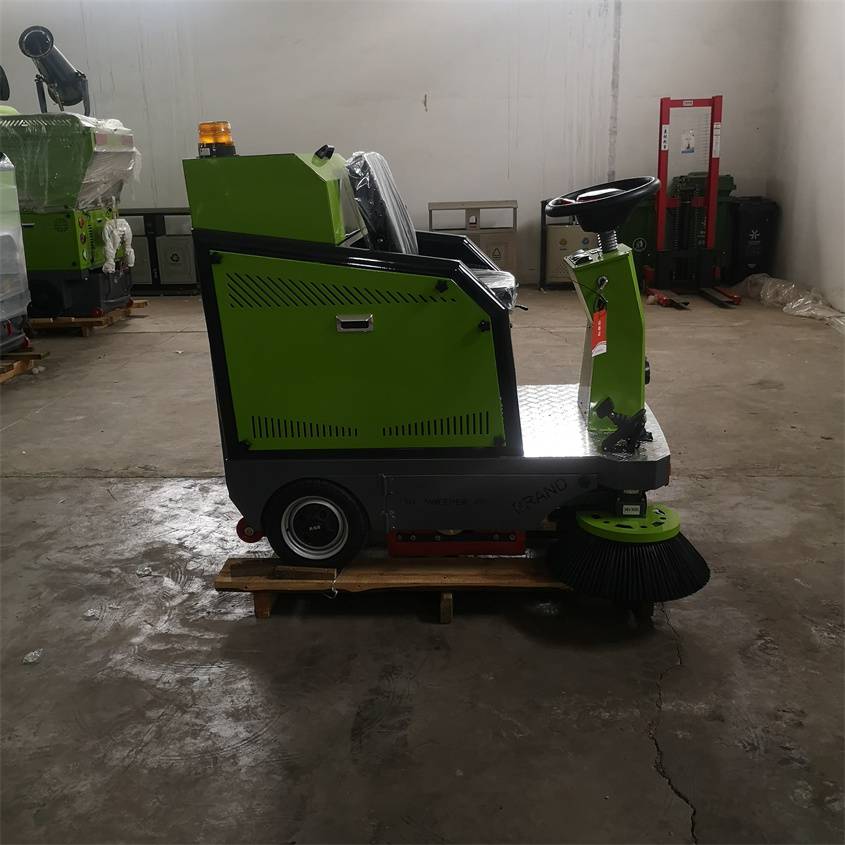 节能环保***扫路车 哈尔滨***扫路车 清扫车价格