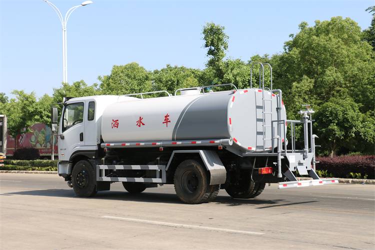 鄂尔多斯东风10-12吨洒水车
