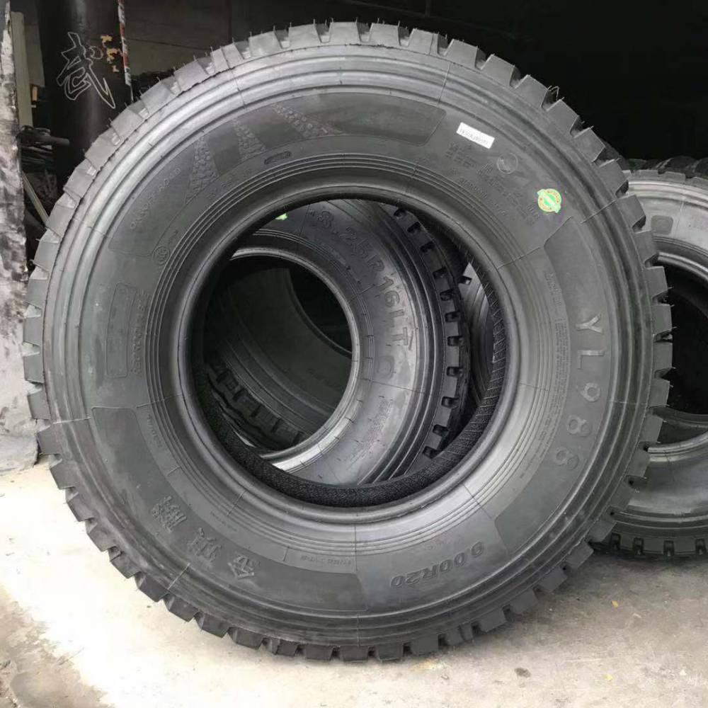 900r20载重卡车轮胎钢丝胎货车轮胎900r20