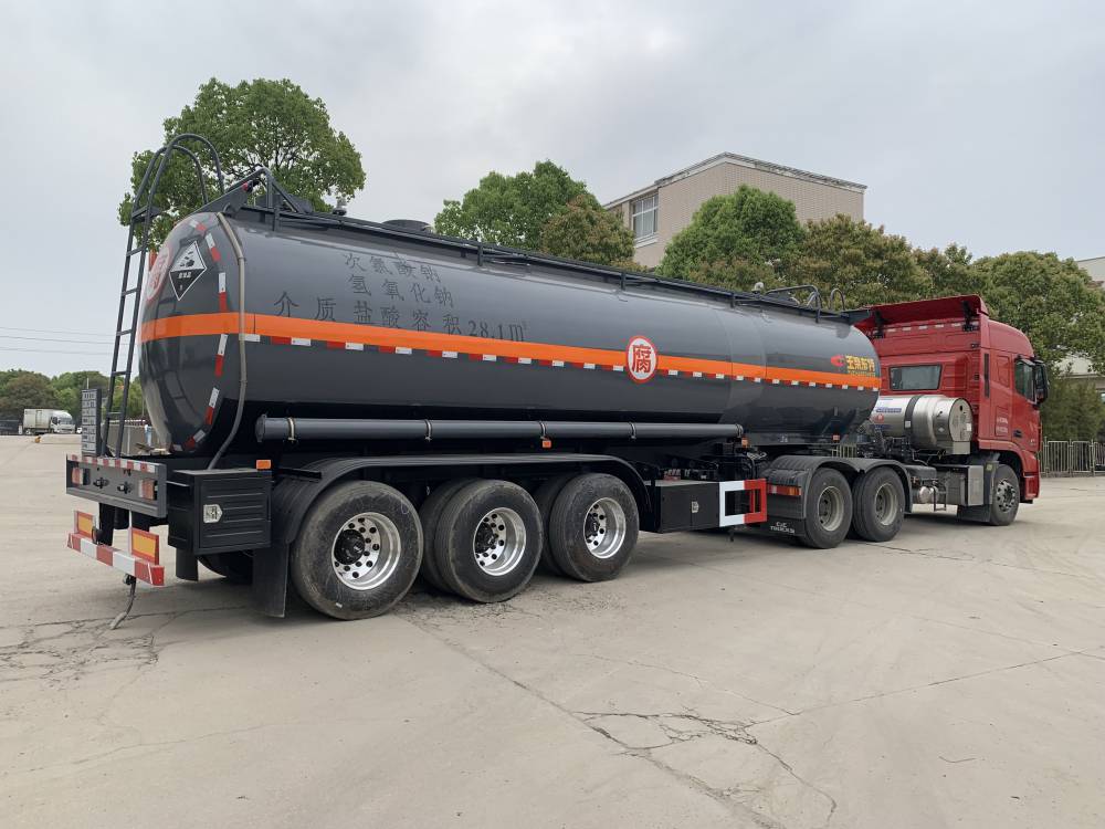 特运牌化工车,化工废液衬塑罐车, 9类危废液体罐车生产厂家