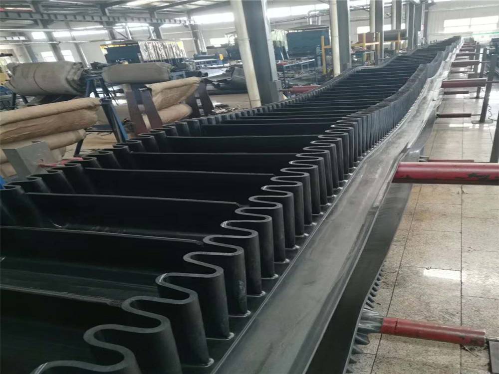 耐高温提升带 双隔板挡边输送带 橡胶运输带 耐热输送带 青岛输送带