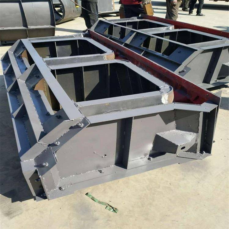 水利植草式护坡模具 阶梯拱形护坡钢模板 万洪模具