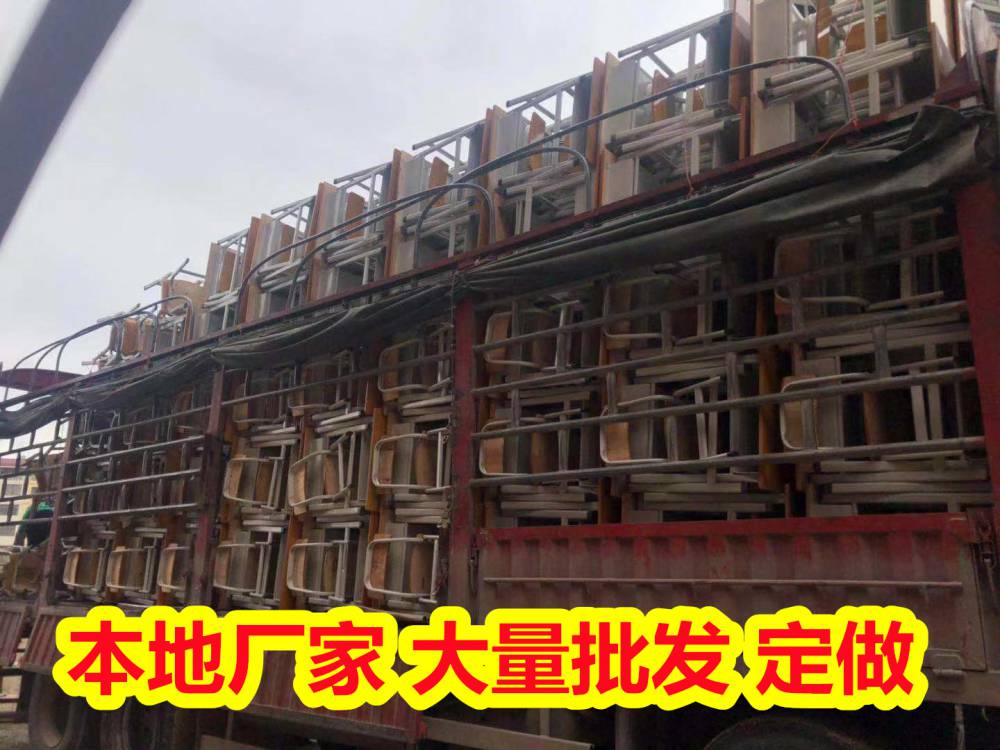 桂林阳朔双柱课桌椅 蓝色塑钢课桌椅 两小时前发布