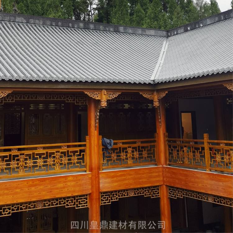 皇鼎建材有限公司是一家*从事*免烧屋面瓦研发生产的大型建材企业