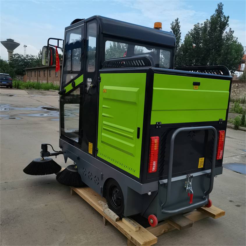 驾驶式工业扫地机供应 户外小型电动扫地车 环卫驾驶式扫地车