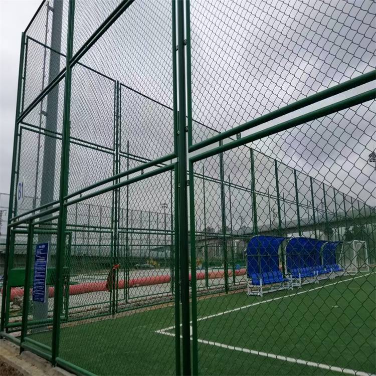 乌鲁木齐网球场护栏规格/乌鲁木齐球场围栏厂家/新疆围栏网厂