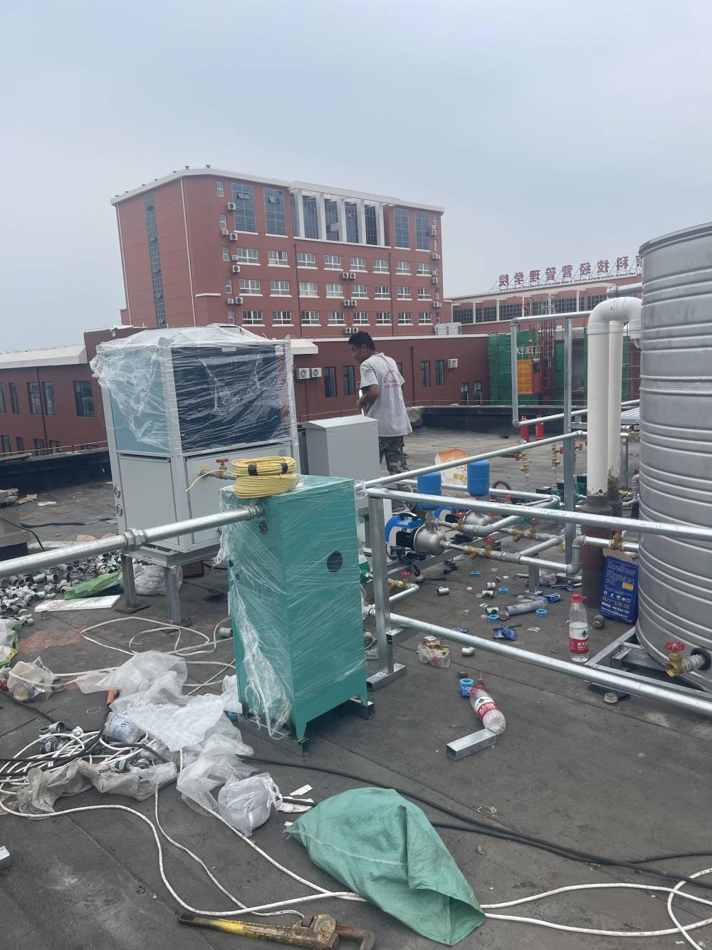 太阳能联箱热水工程