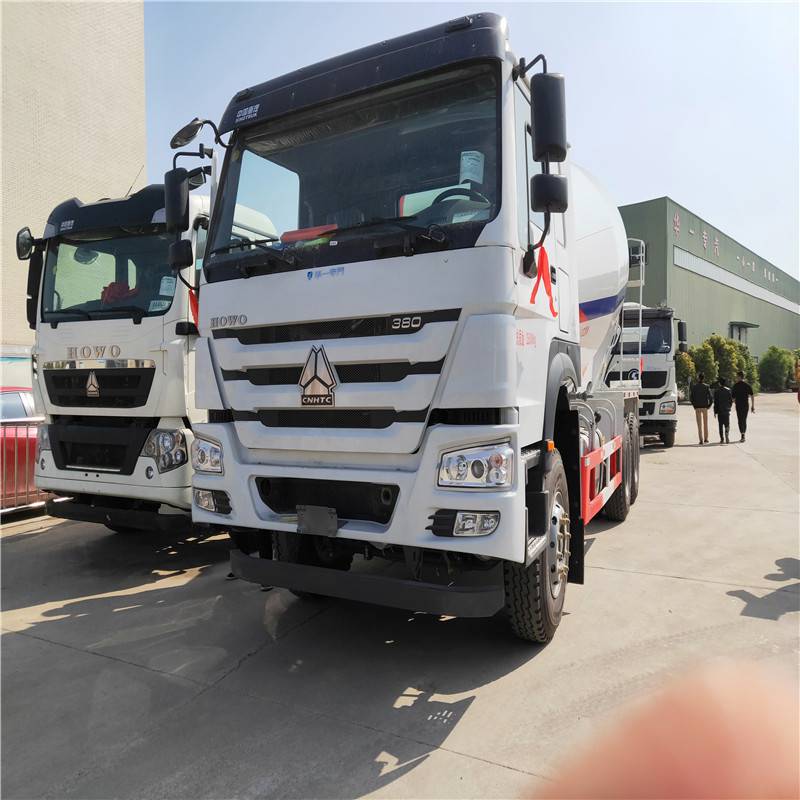 供应农村现场搅拌车5-6方混凝土运输车