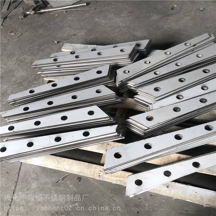 316L不锈钢板激光切割 大刀片玻璃栏杆 不锈钢立柱 表面可喷涂