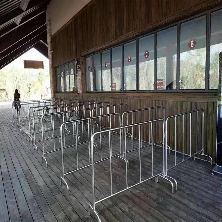 阿克苏可移动护栏批发/乌鲁木齐护栏厂家/新疆护栏网厂家