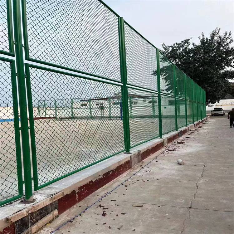 新疆羽毛球场护栏介绍/乌鲁木齐球场围栏厂家/新疆围栏网厂