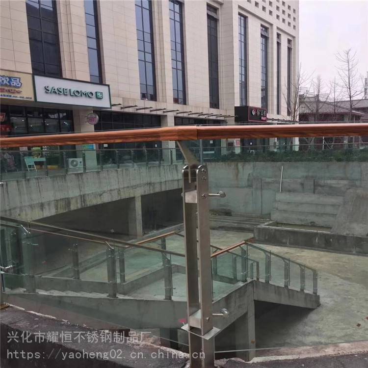 316L不锈钢板激光切割 大刀片玻璃栏杆 不锈钢立柱 表面可喷涂