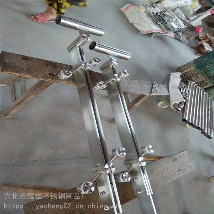 常熟 玻璃吊桥栏杆 304不锈钢立柱配件 卡槽免打孔