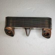 柴油发动机机油冷却器 油冷器 0011888901 汽车散热器oilcooler