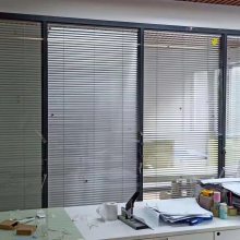 深圳办公室铝合金玻璃隔断中空百叶窗隔断款式厂家