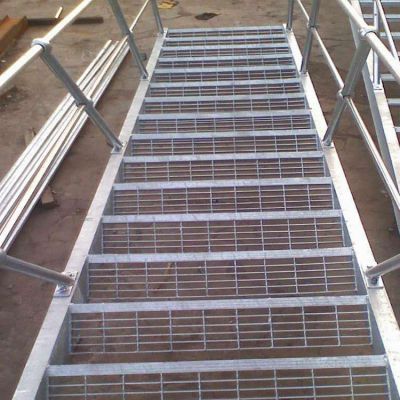 厂家定做楼梯踏步板 电厂平台通道镀锌钢格板 成品钢格栅盖板