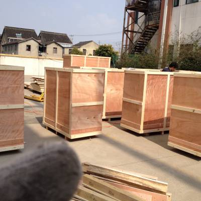 上海金山打木箱设备打木架大型设备搬迁打包木箱