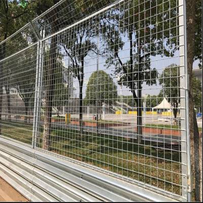 赛车竞技场防护网赛道弹性围栏网跑车车道金属围墙