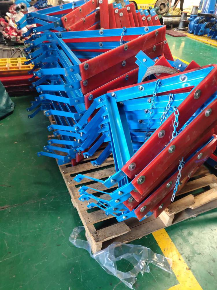 v型聚氨酯空段清扫器图片