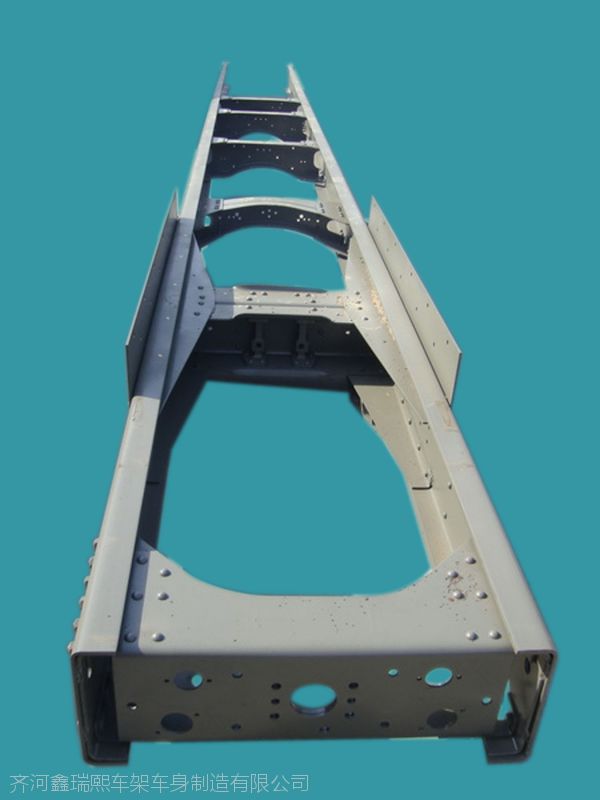 齐河鑫瑞熙订做重汽豪沃豪卡豪运斯太尔载货车大梁