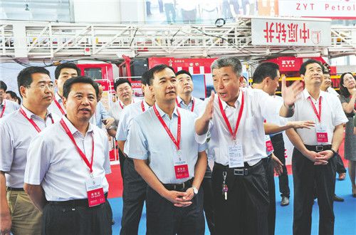 第三届中原(濮阳)油气技术装备展览会盛大开幕