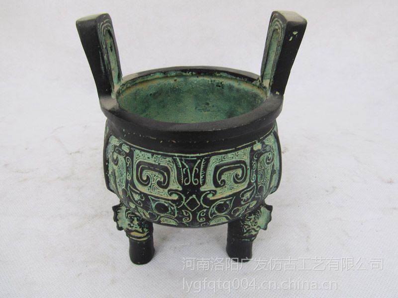 【兽面圆鼎仿古青铜器,可定做,各种尺寸,厂家直销,价格优惠】图片