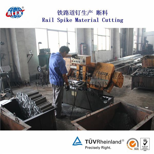 沙特阿拉伯螺旋道钉、4.6级铁路螺钉制造厂家