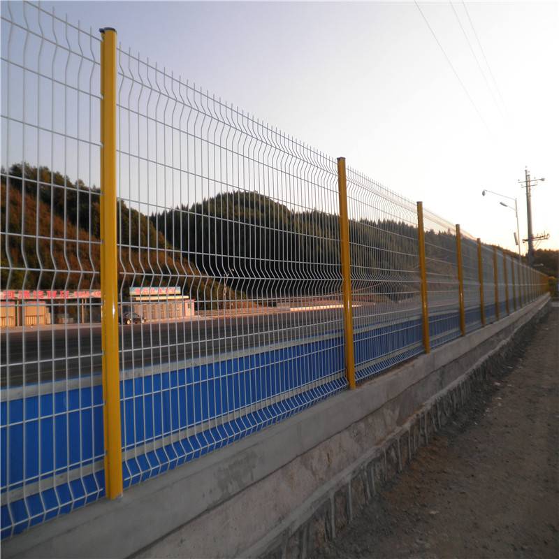 旺来供应框架护栏网 不锈钢围栏价格 公路护栏网多少钱一米
