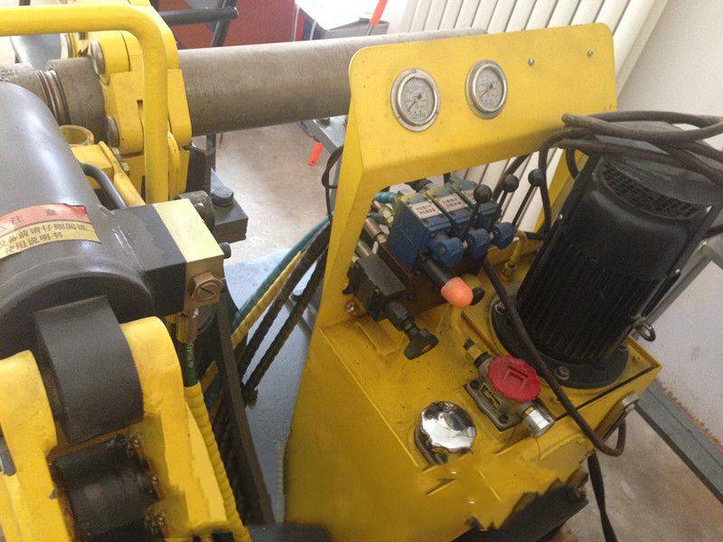 【供应矿山钻孔冲击器液压电动拆卸台】图片