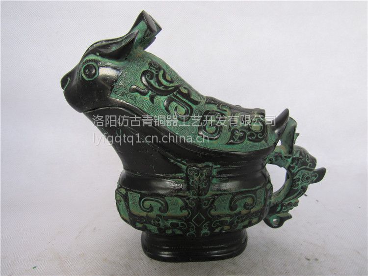 青铜器凤纹羊觥古代酒器牛头樽现代家居装饰复古工艺品合金摆件
