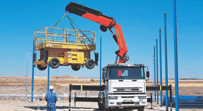 牛逼折臂式随车吊spk42502欧洲进口价格更低图片