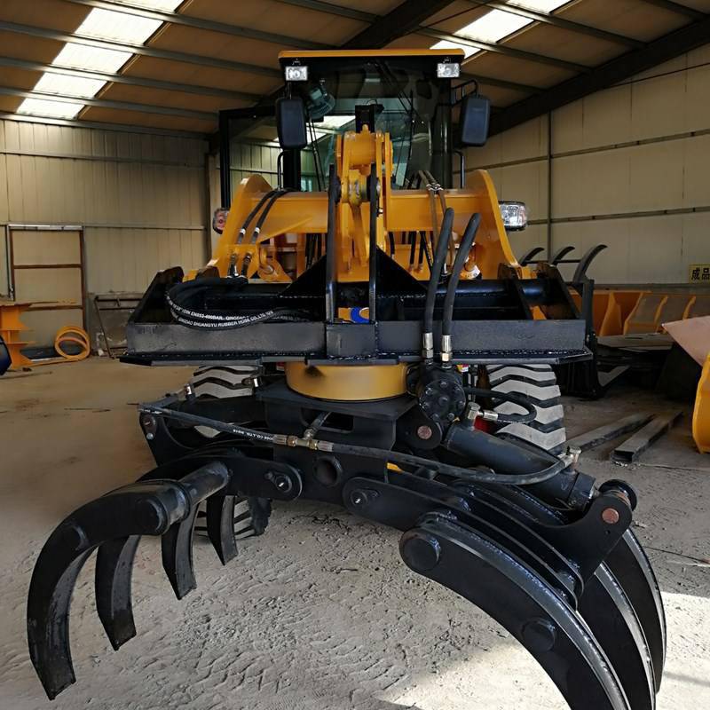 "抓钢机",顾名思义是指抓钢料的机器,一般是由液压装载机演变而成的.