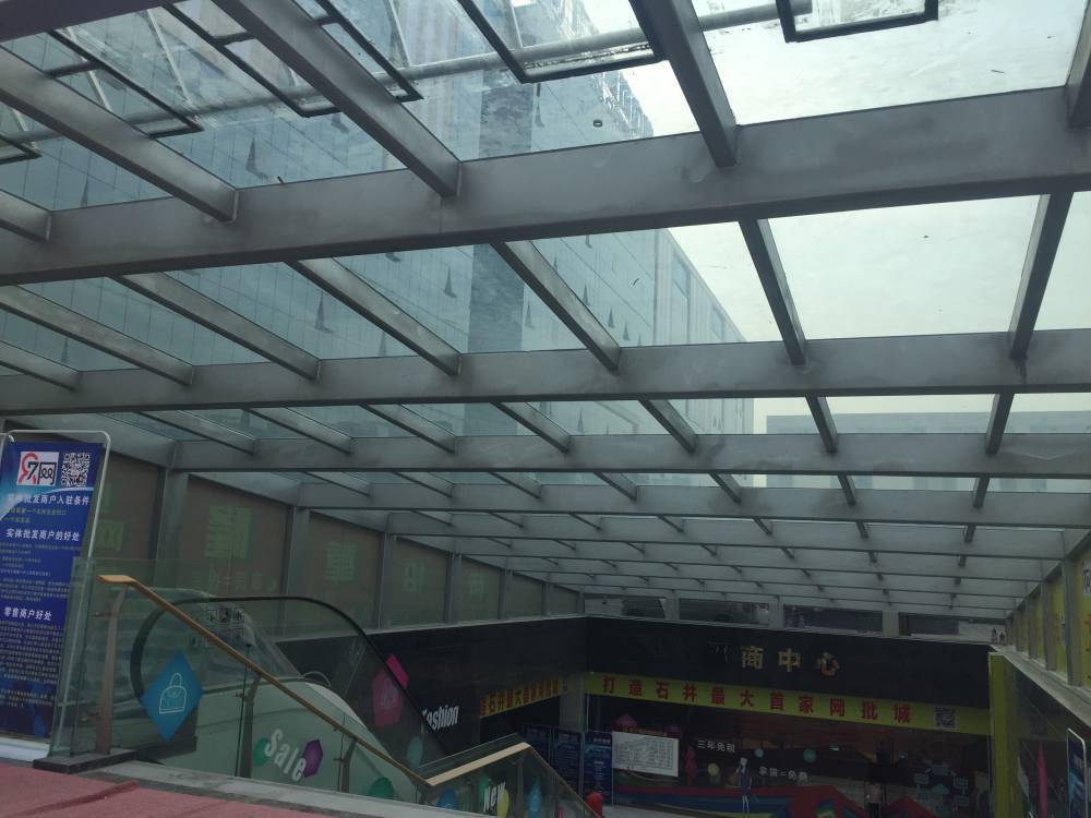 【广州埔成 专业304驳接爪点式玻璃雨棚,入口车棚】图片