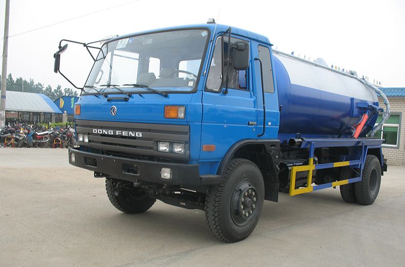 东风153吸污车国四康明斯180马力4x2单桥吸污车