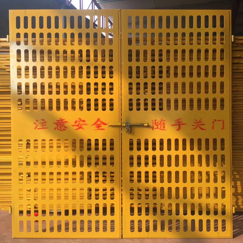 太原工地電梯門廠家鐵板施工電梯門升降機防護板