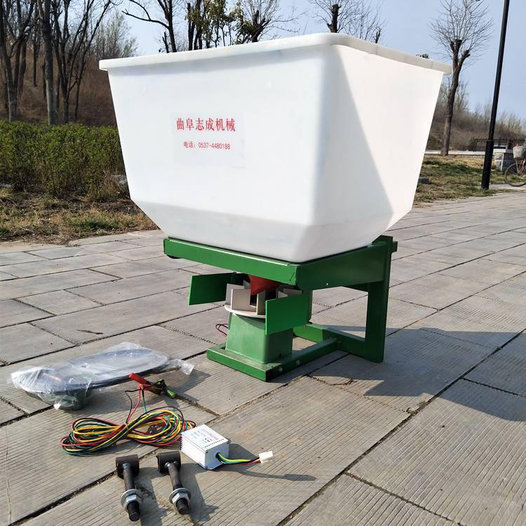 农业用小型拖拉机前置电动撒肥机多功能化肥施肥机小麦玉米洒肥器